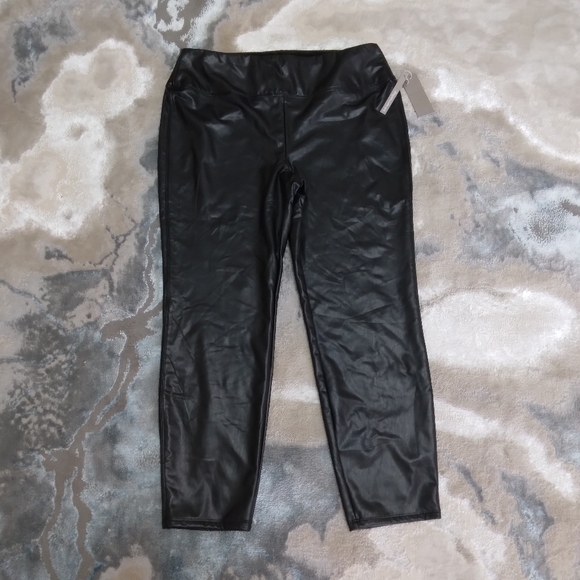 NWT‎ Soft Surroundings Faux Leather Leggings - Picture 2 of 5